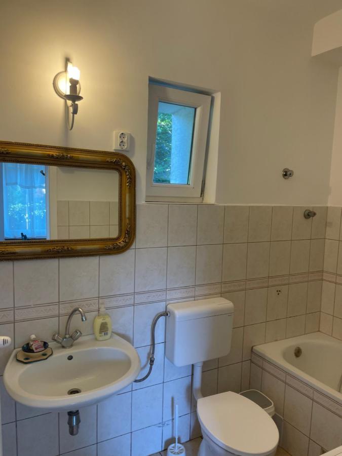 Pelini - 2 Aparthotel Сентендре Екстериор снимка
